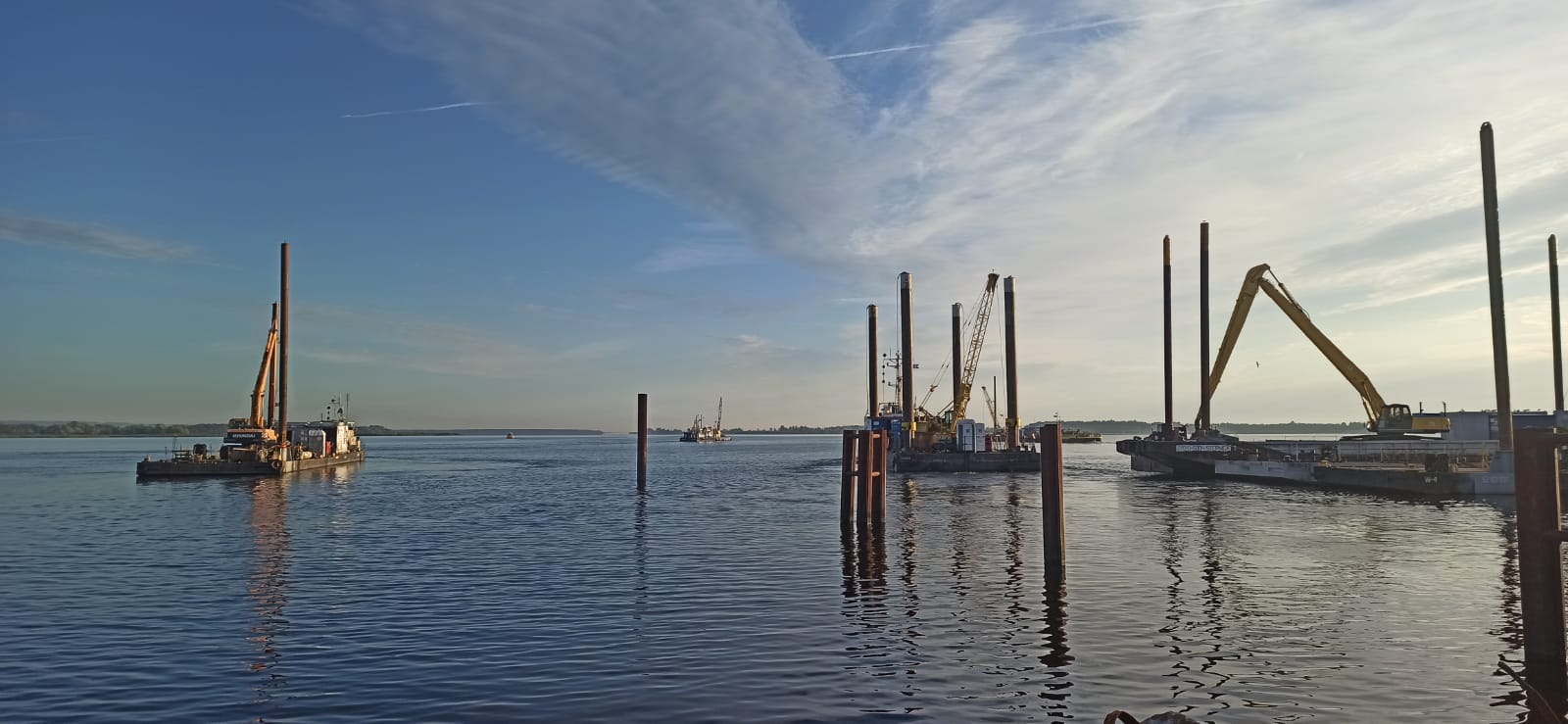 Obiekty hydrotechniczne i platforma robocza